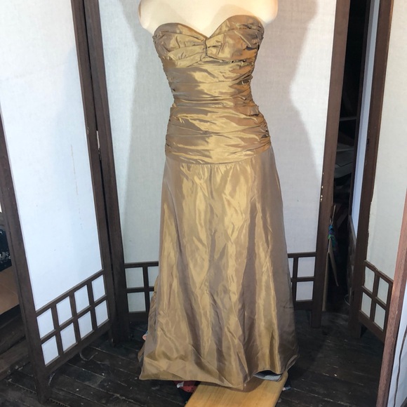 Jim Hjelm Occassions Gold satin 100% acetate Vintage USA/sz 4/ruched short train - Picture 1 of 15